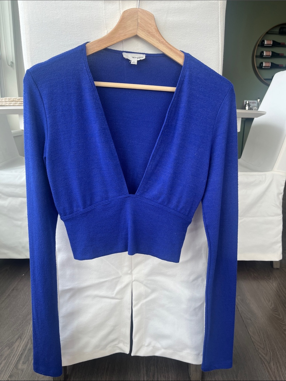 Wilfred Free Aritzia Cropped Deep V Long-Sleeve Top in Royal Blue